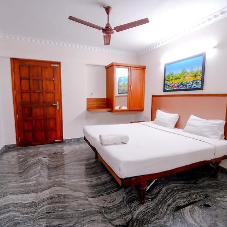 Luxe Vue - Premium Hotel Thiruvananthapuram ภายนอก รูปภาพ